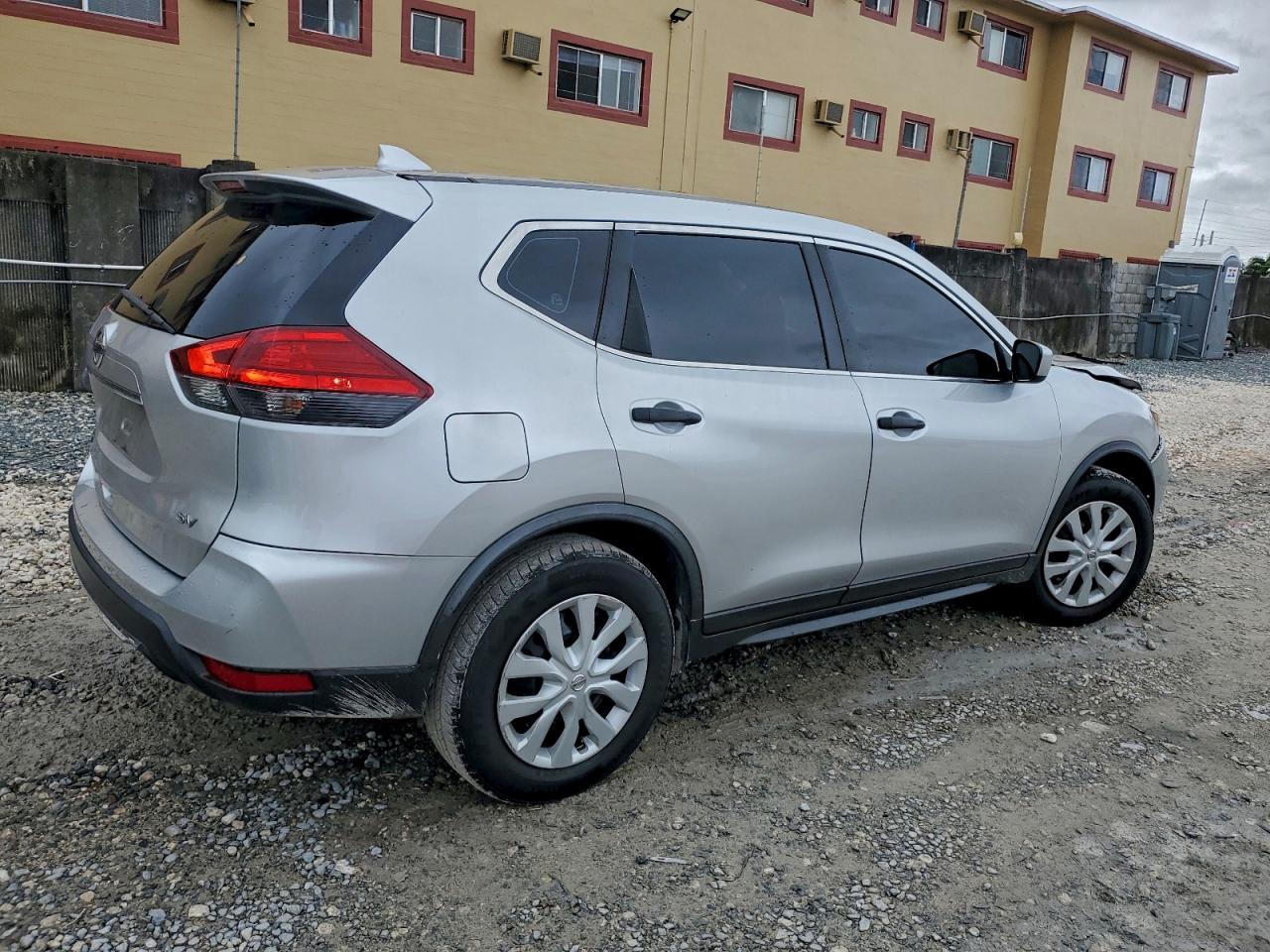 2017 NISSAN ROGUE S photo 3