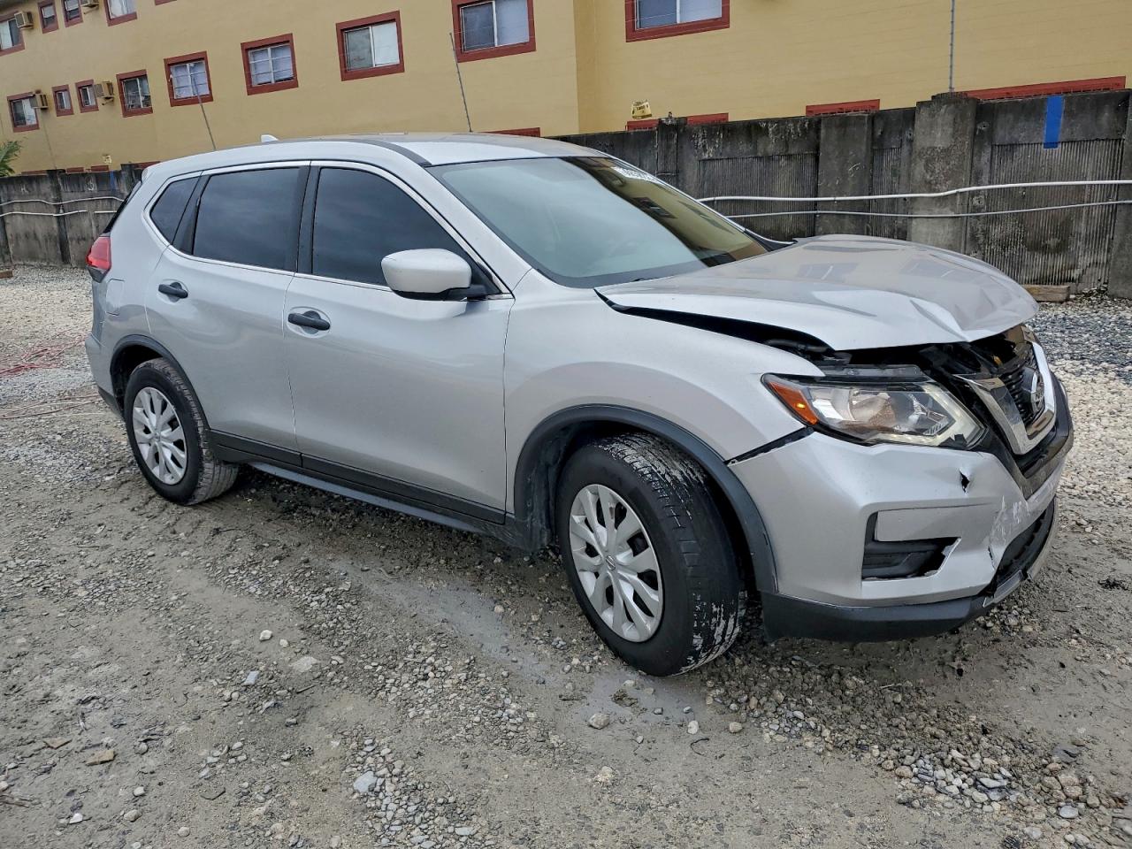 2017 NISSAN ROGUE S photo 4