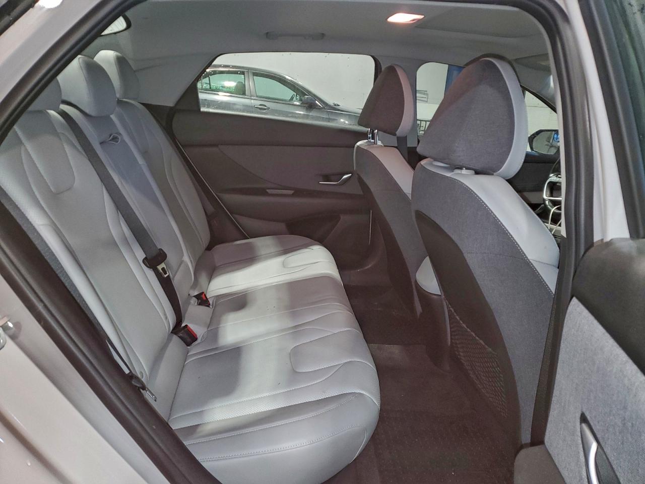 2022 HYUNDAI ELANTRA SEL photo 10