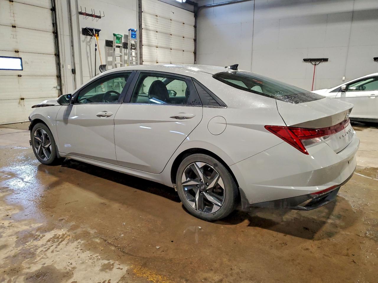 2022 HYUNDAI ELANTRA SEL photo 2