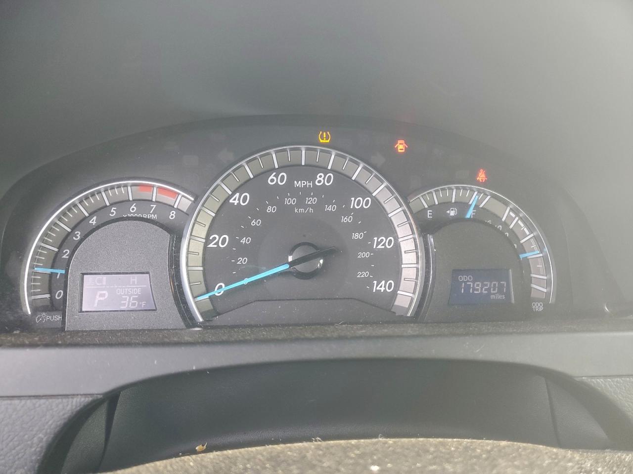 2013 TOYOTA CAMRY SE photo 9