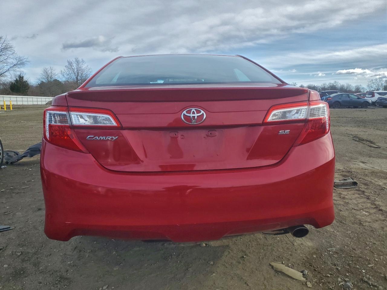 2013 TOYOTA CAMRY SE photo 6