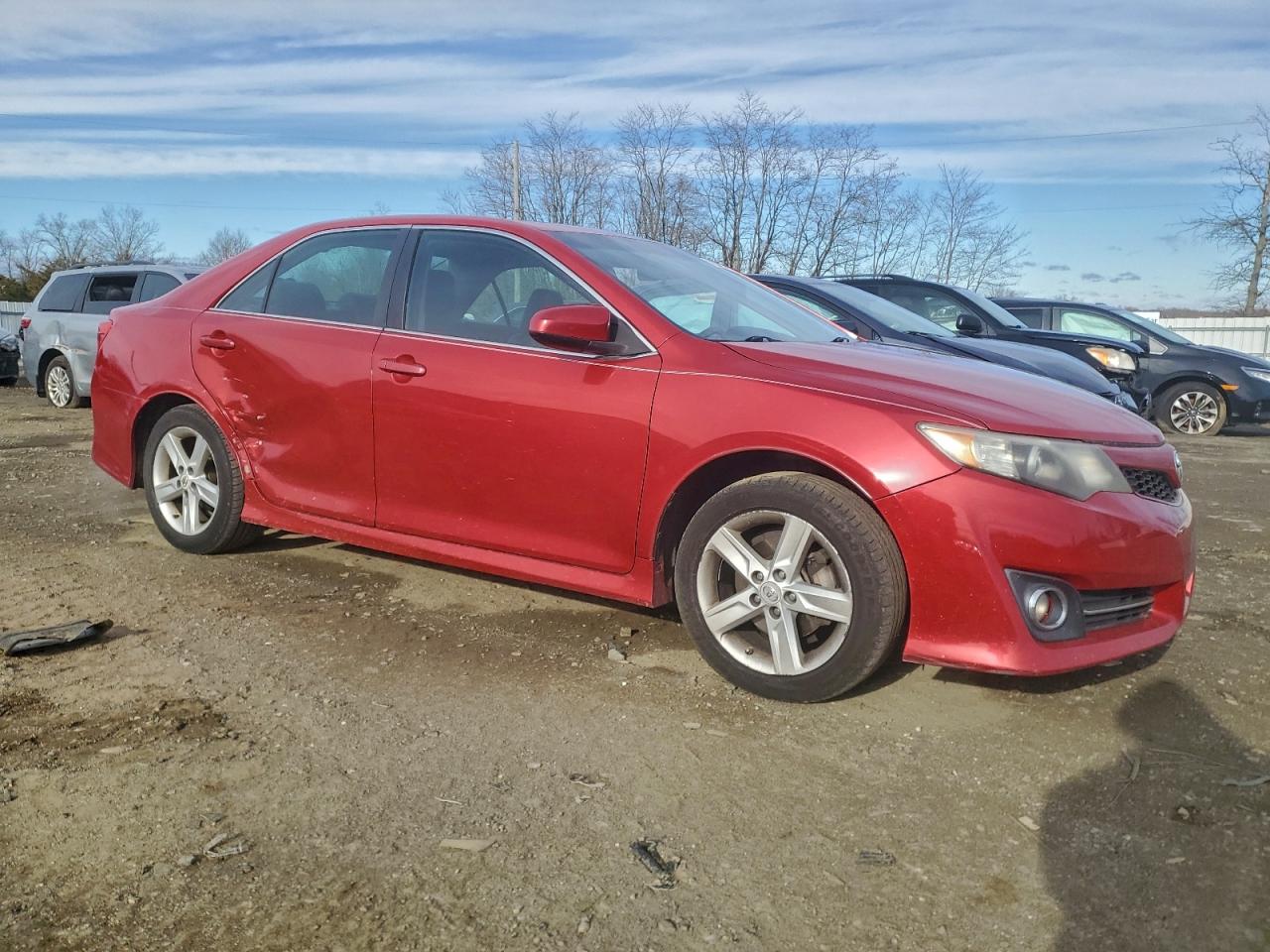 2013 TOYOTA CAMRY SE photo 4