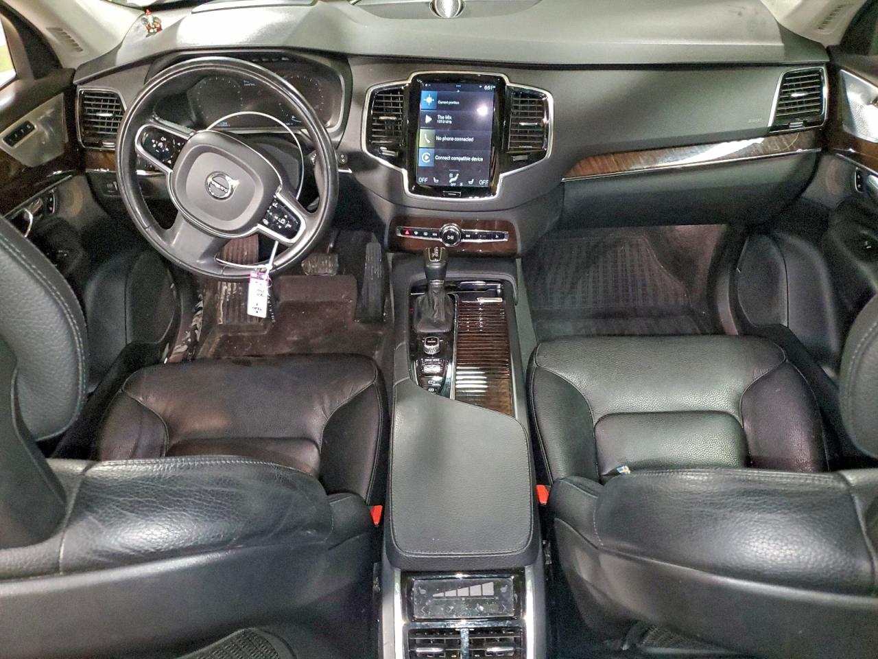 2016 VOLVO XC90 T6 photo 8