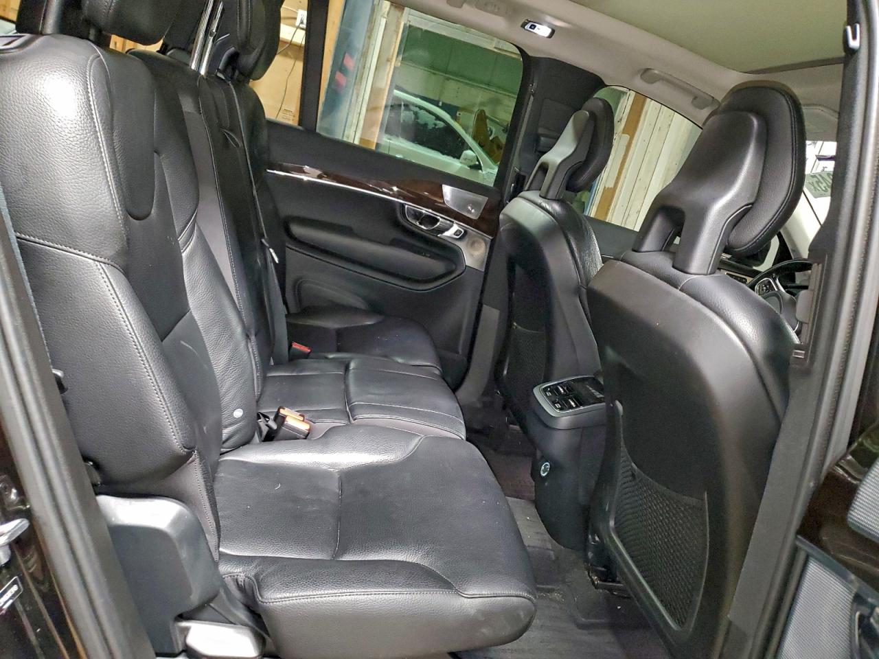 2016 VOLVO XC90 T6 photo 11