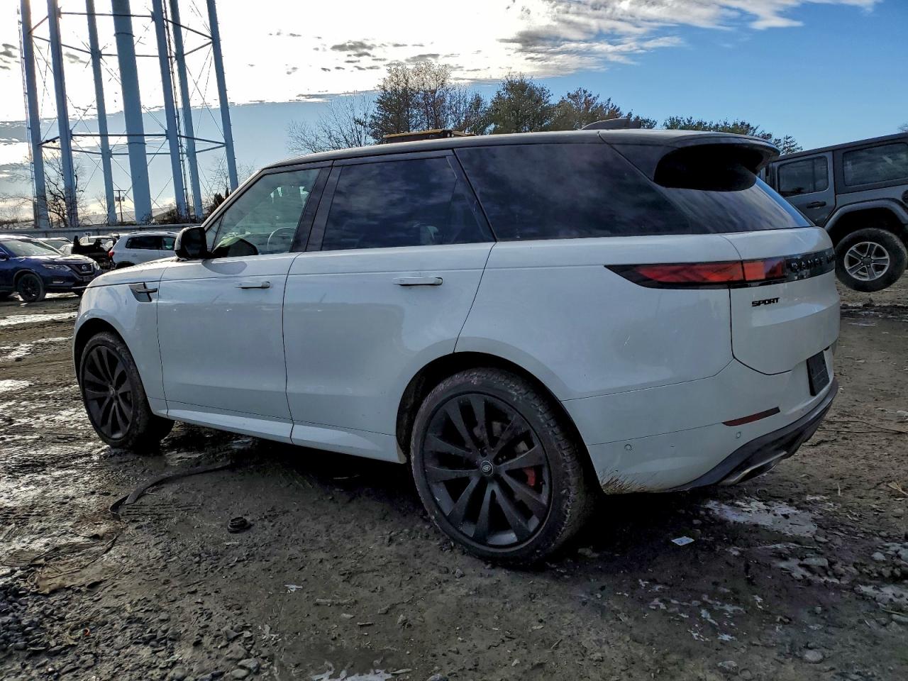 2024 LAND ROVER RANGE ROVER SPORT DYNAMIC SE photo 2