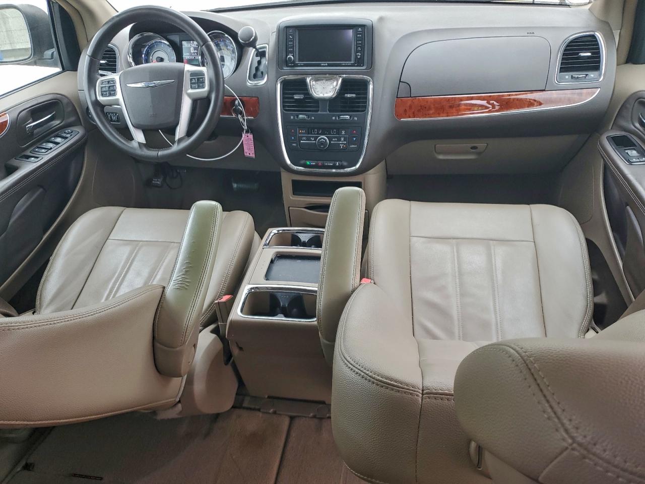 2015 CHRYSLER TOWN & COUNTRY TOURING photo 8
