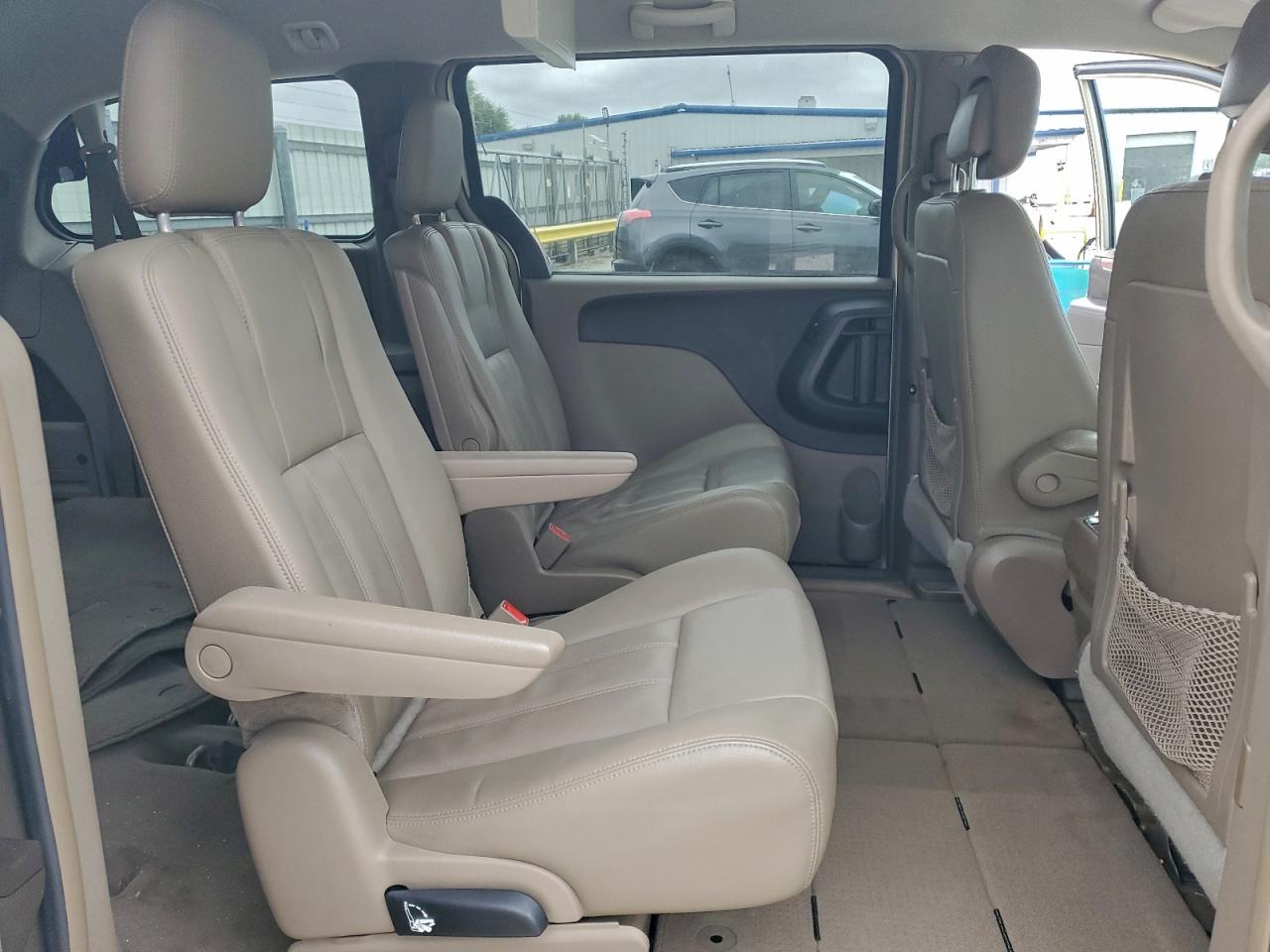 2015 CHRYSLER TOWN & COUNTRY TOURING photo 11