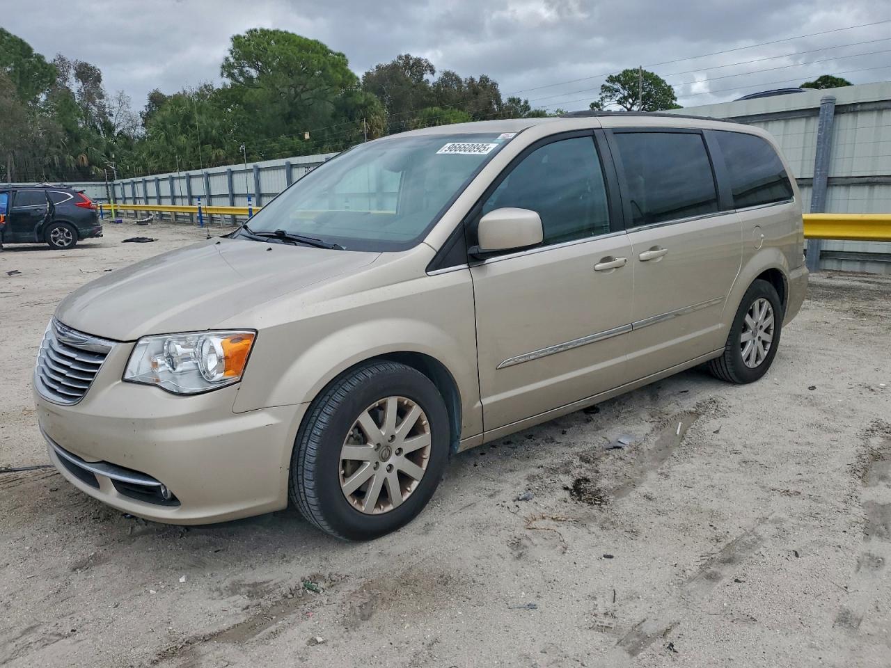 2015 CHRYSLER TOWN & COUNTRY