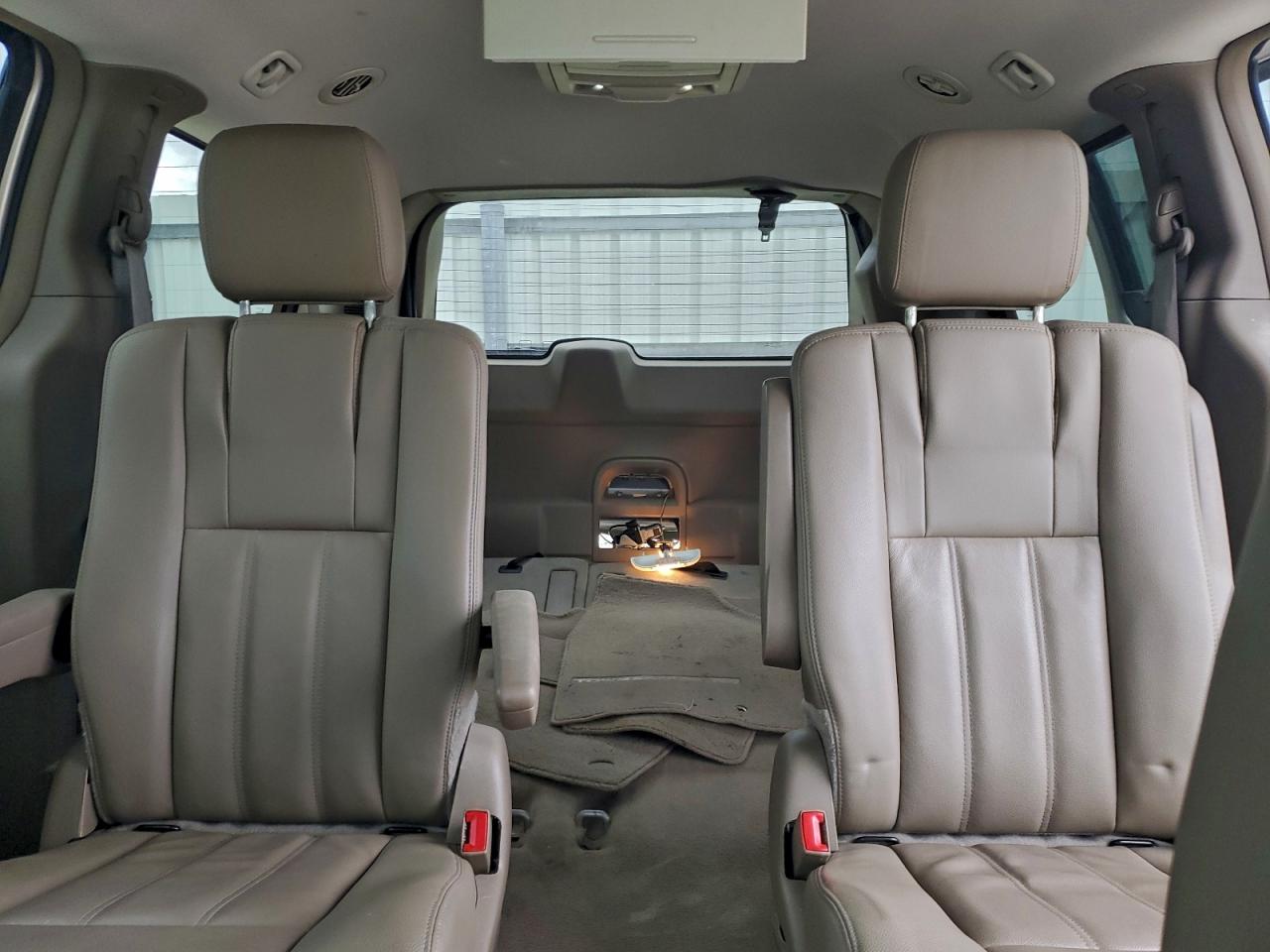 2015 CHRYSLER TOWN & COUNTRY TOURING photo 10