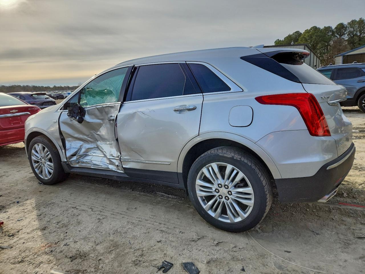 2019 CADILLAC XT5 PREMIUM LUXURY photo 2