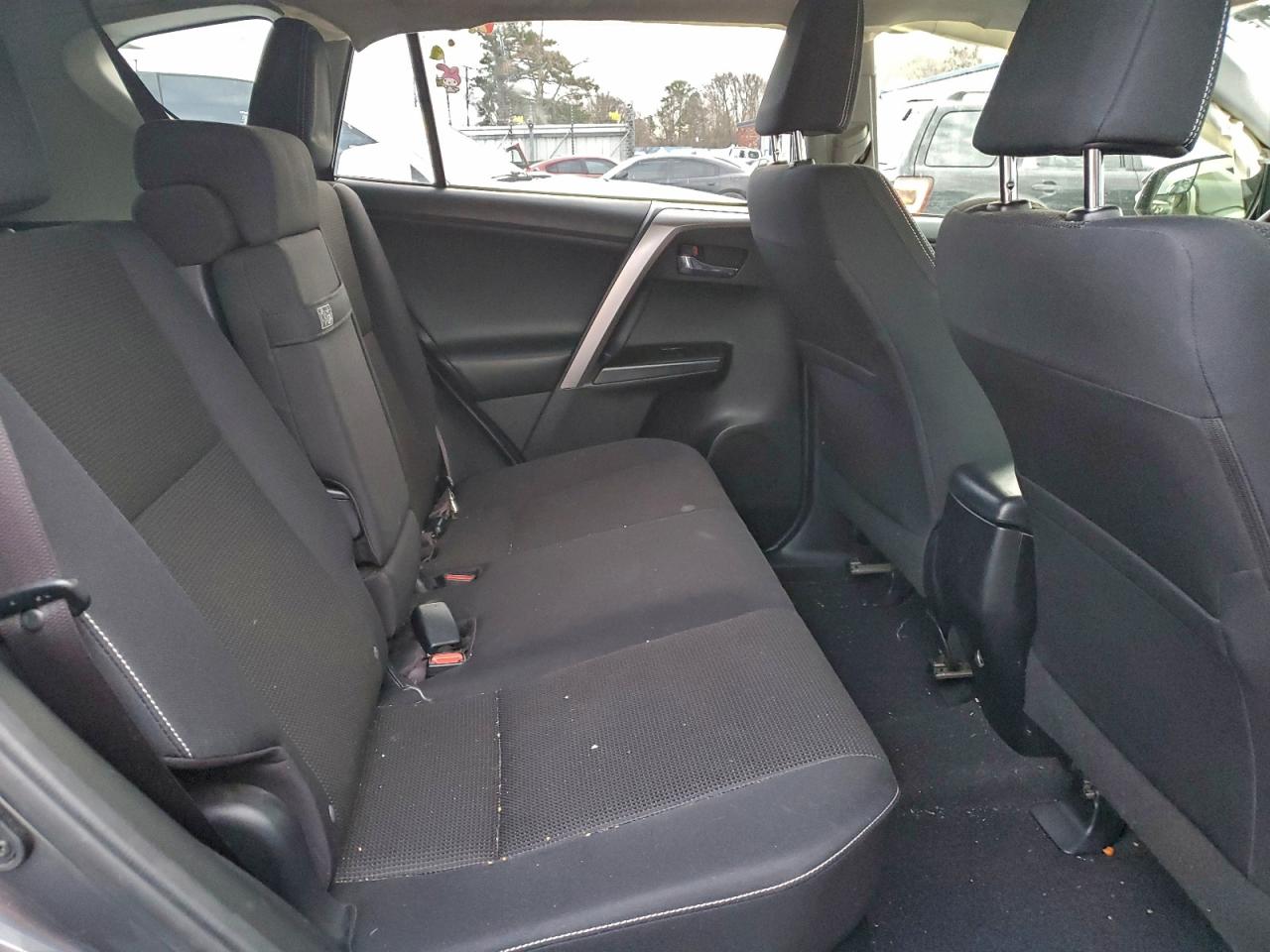 2016 TOYOTA RAV4 HV XLE photo 11