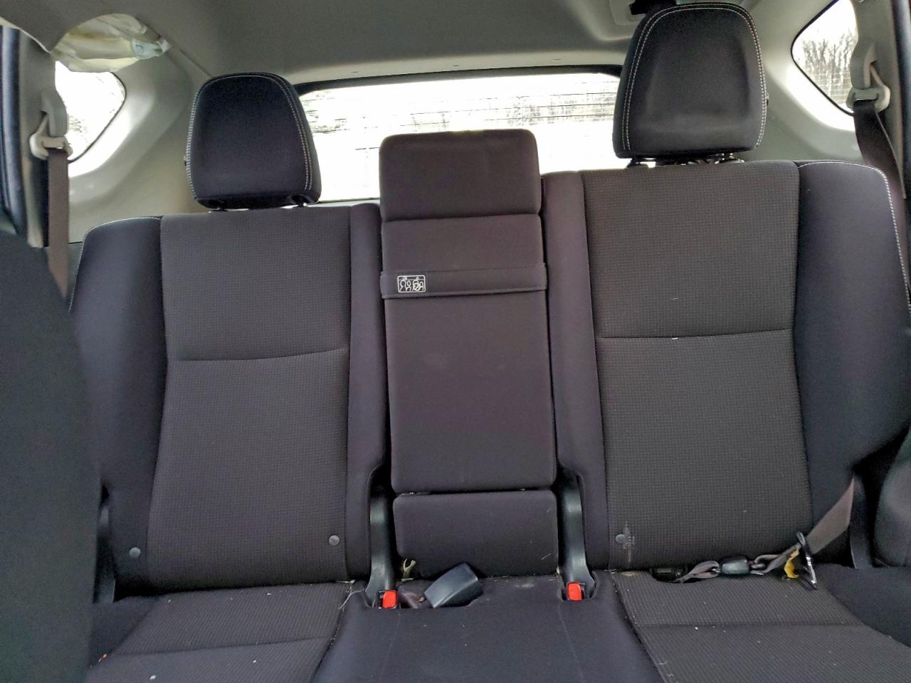 2016 TOYOTA RAV4 HV XLE photo 10