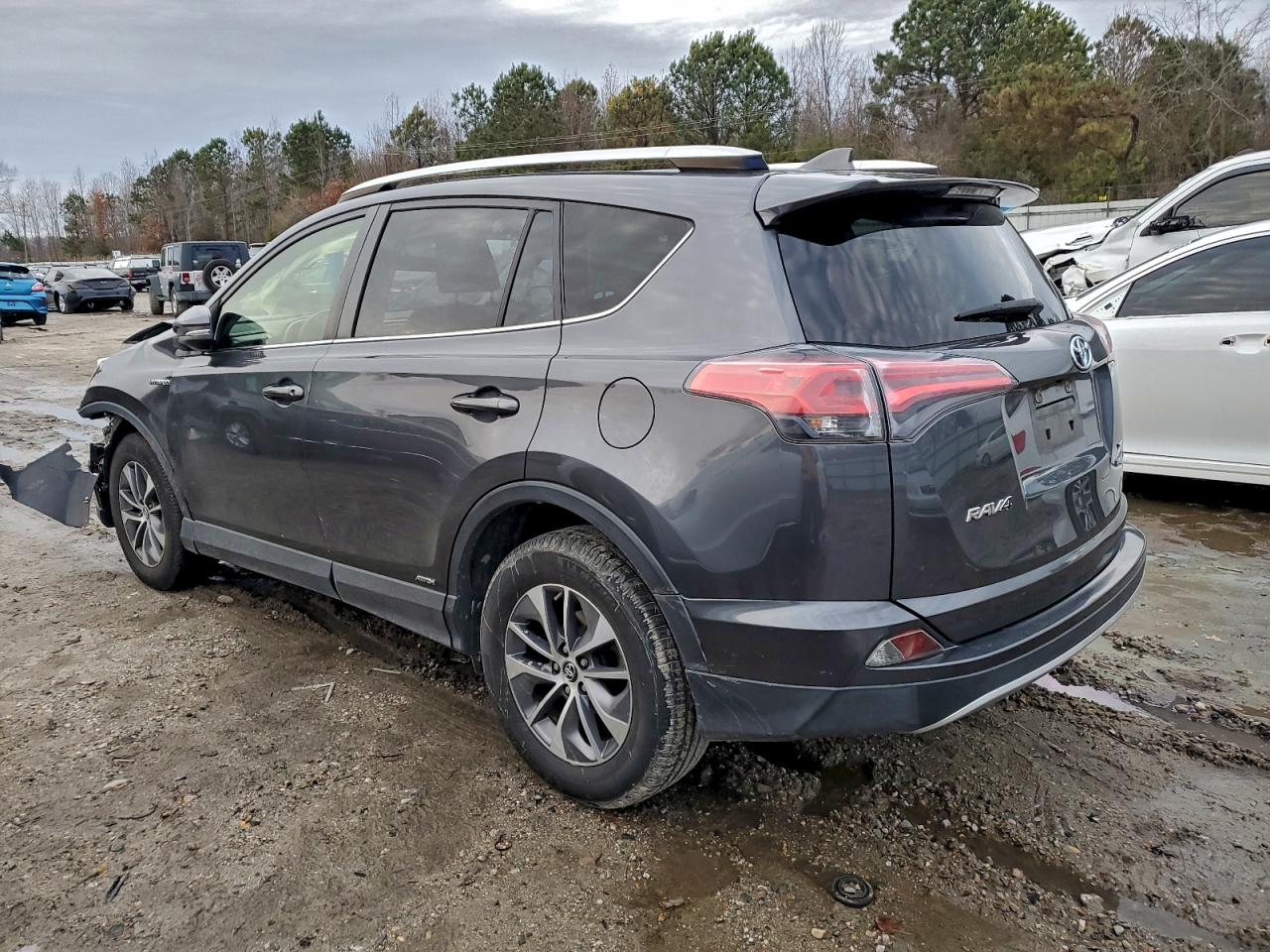 2016 TOYOTA RAV4 HV XLE photo 2