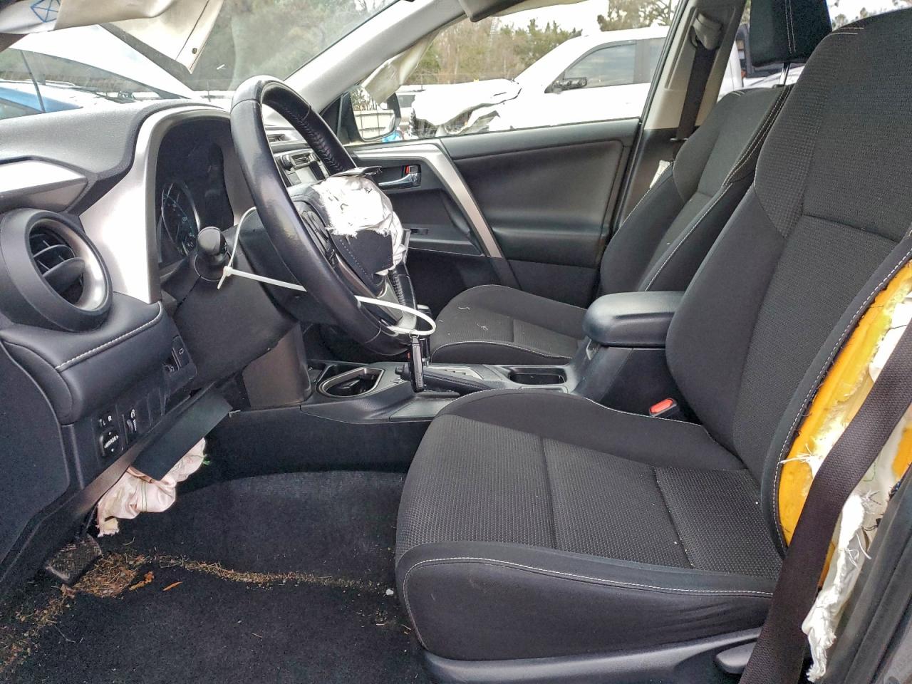 2016 TOYOTA RAV4 HV XLE photo 7