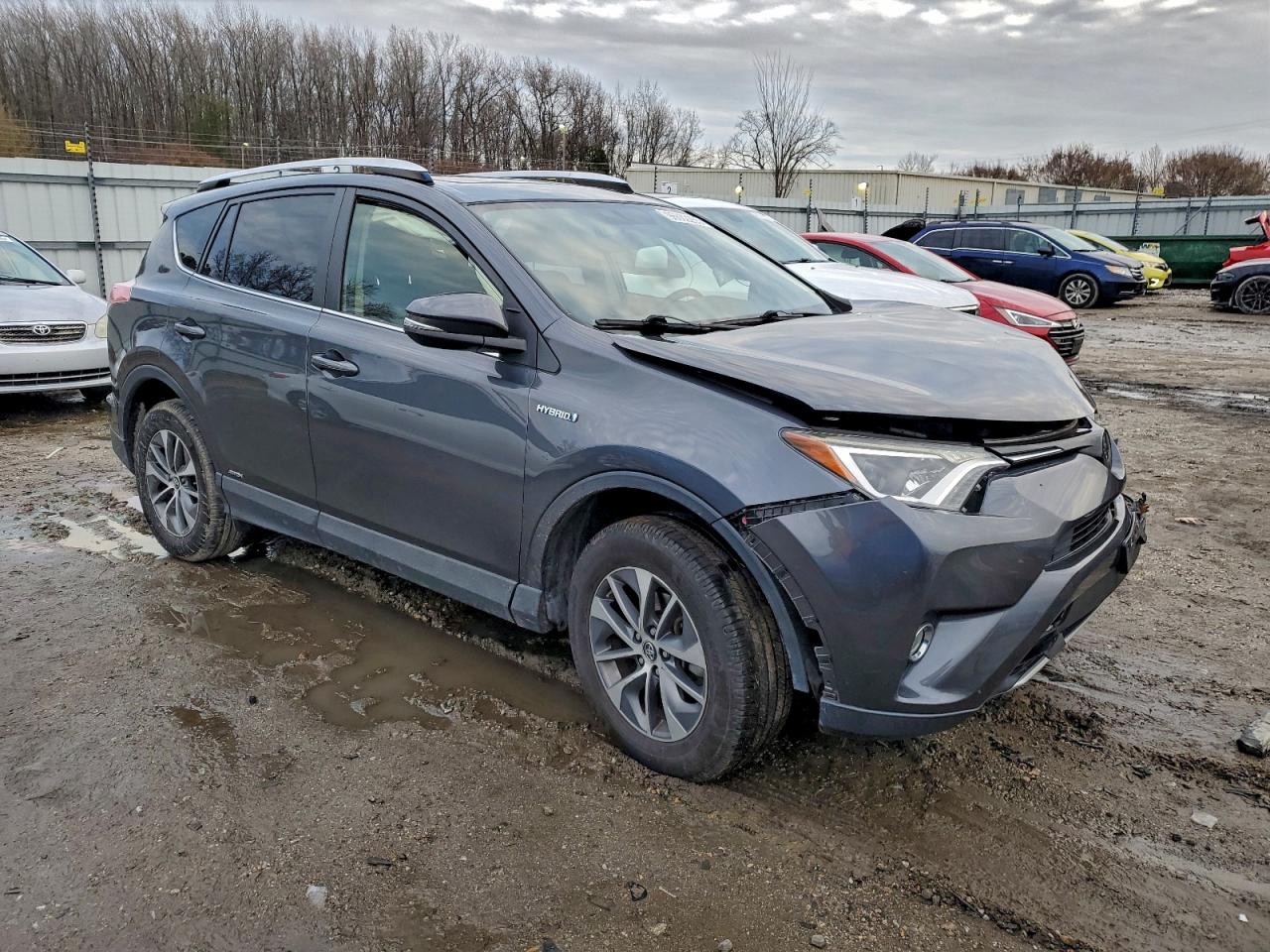 2016 TOYOTA RAV4 HV XLE photo 4