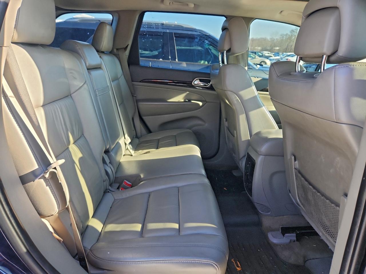 2012 JEEP GRAND CHEROKEE LAREDO photo 11
