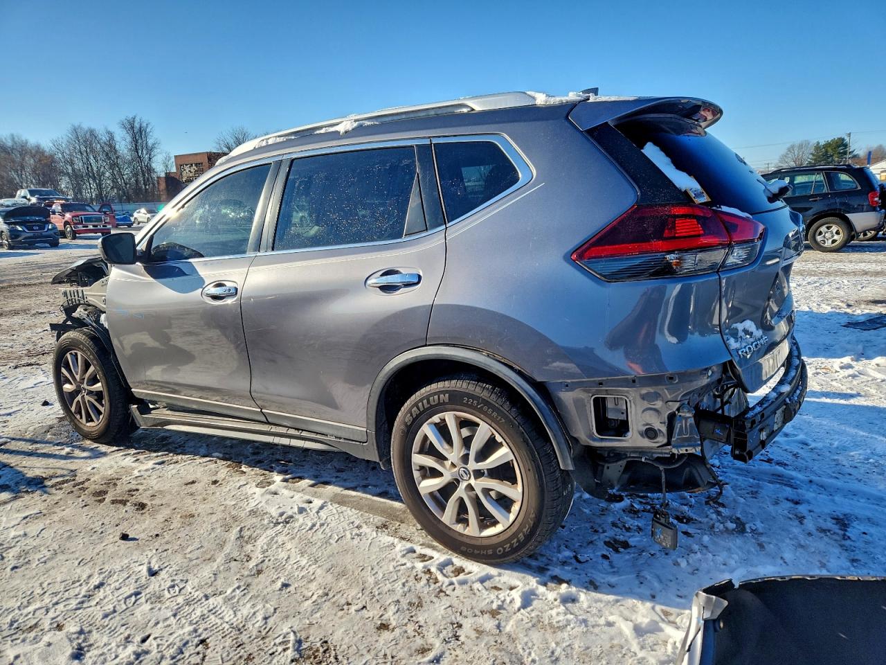 2018 NISSAN ROGUE S photo 2