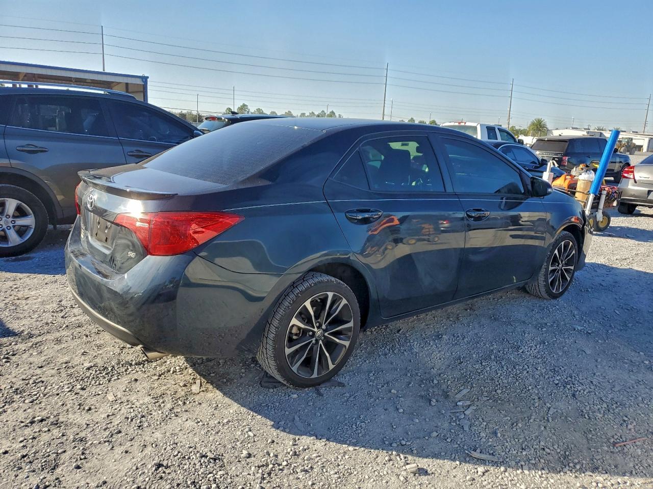 2019 TOYOTA COROLLA L photo 3