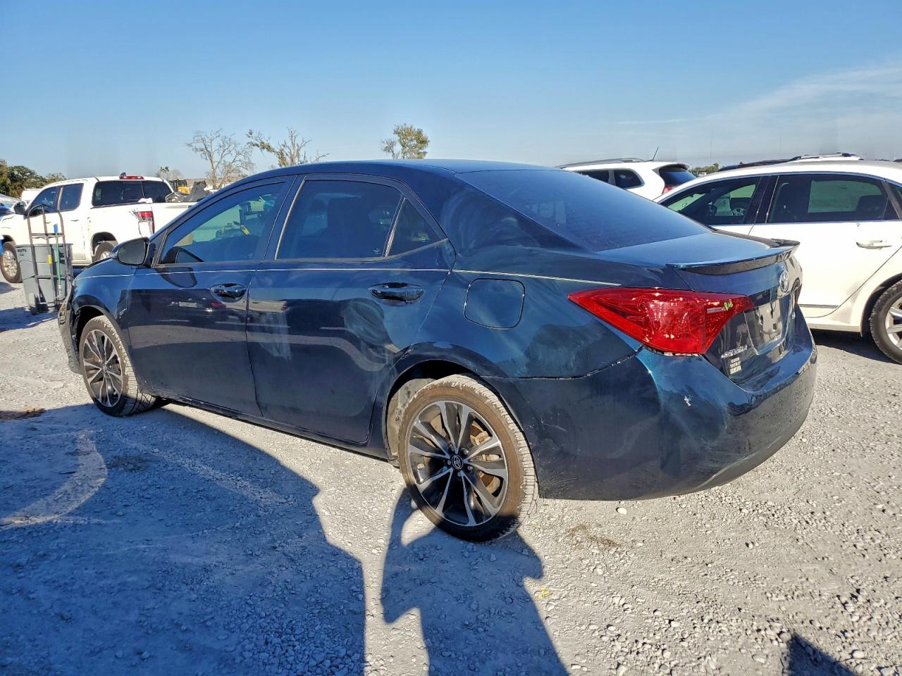 2019 TOYOTA COROLLA L photo 2