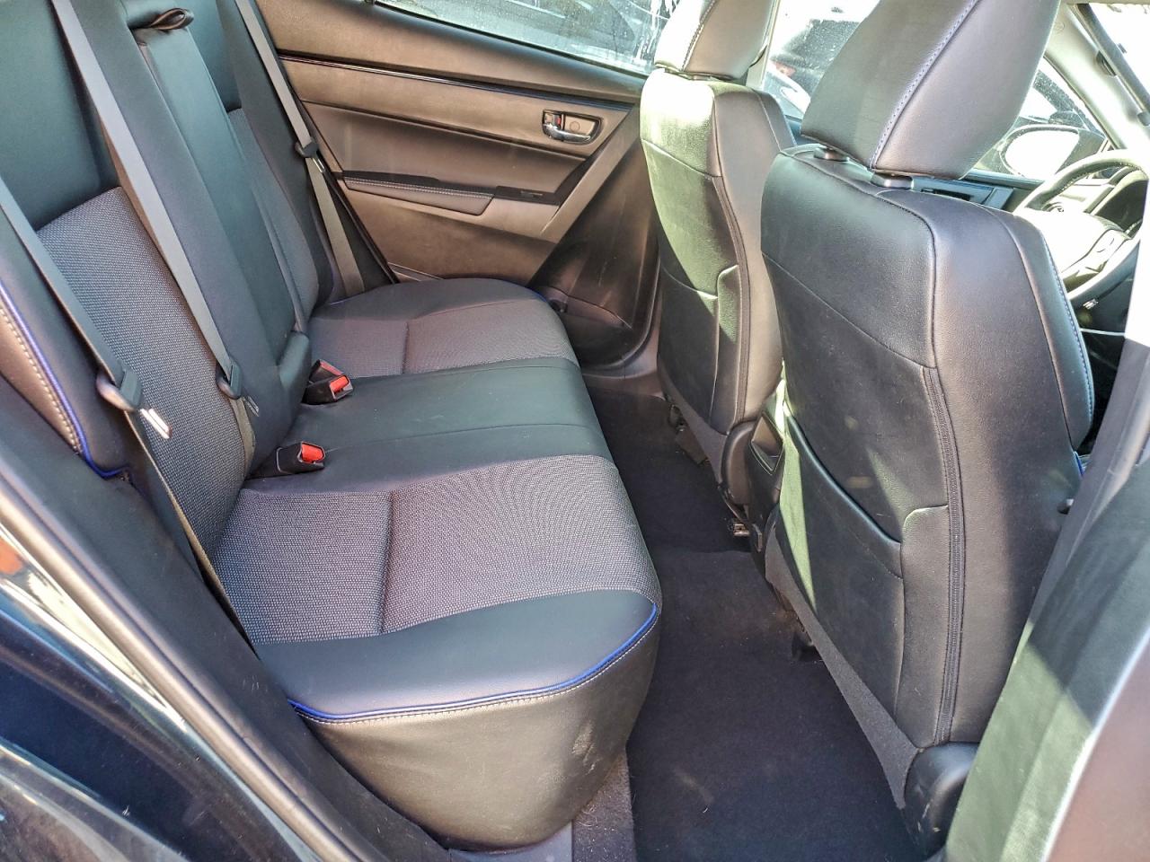 2019 TOYOTA COROLLA L photo 10
