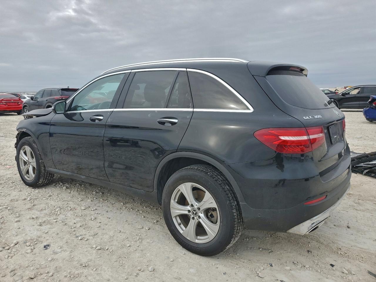 2018 MERCEDES-BENZ GLC 300 photo 2