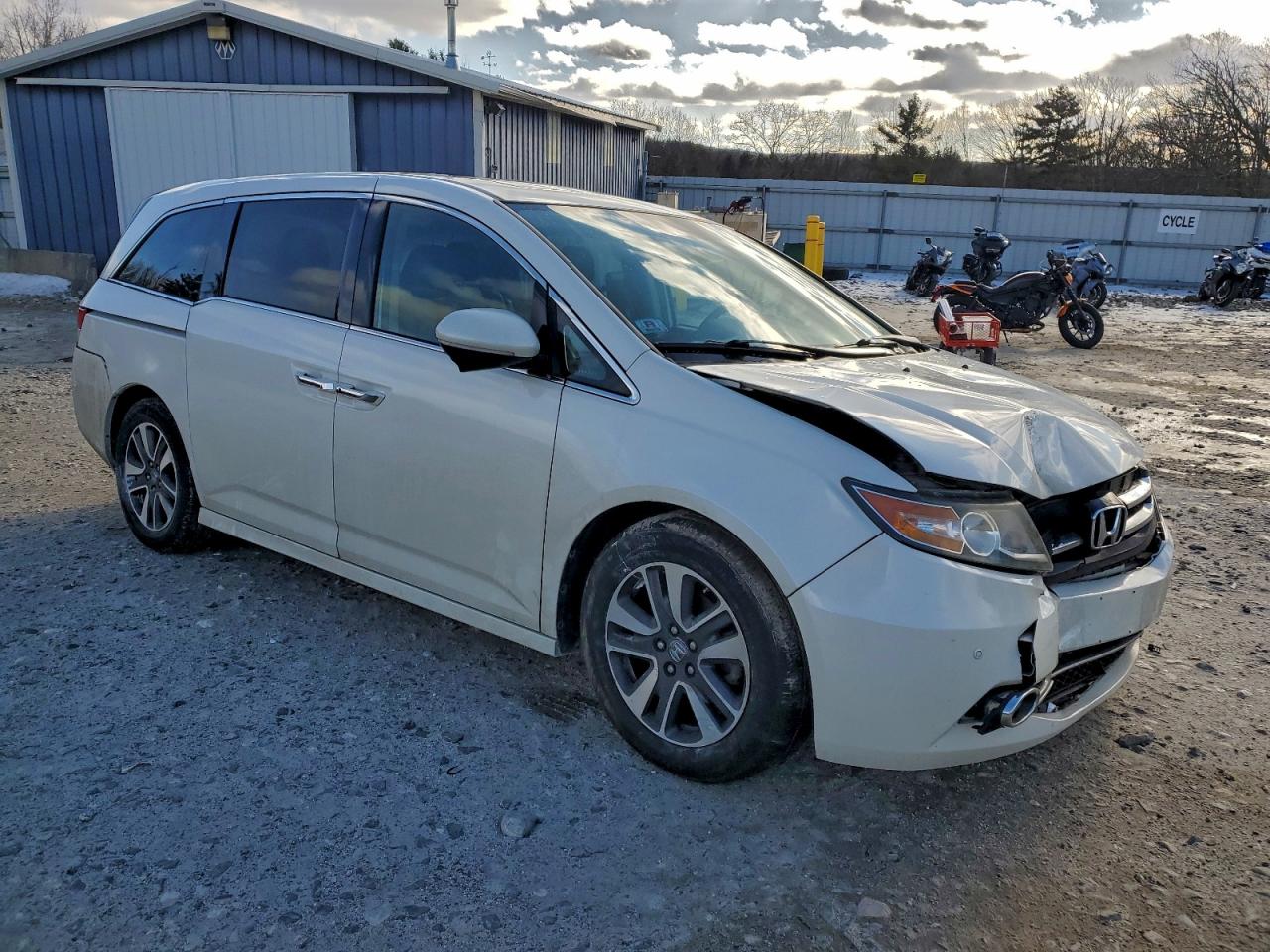 2014 HONDA ODYSSEY TOURING photo 4