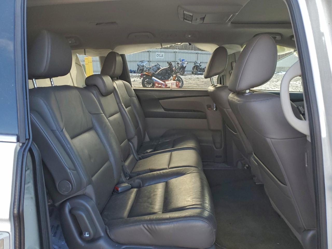 2014 HONDA ODYSSEY TOURING photo 11