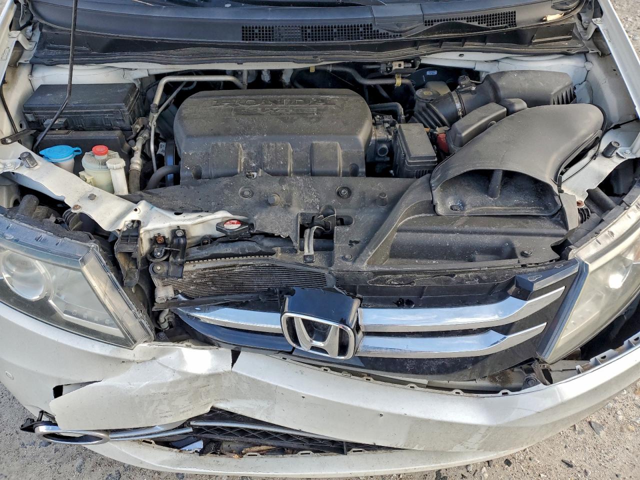 2014 HONDA ODYSSEY TOURING photo 12