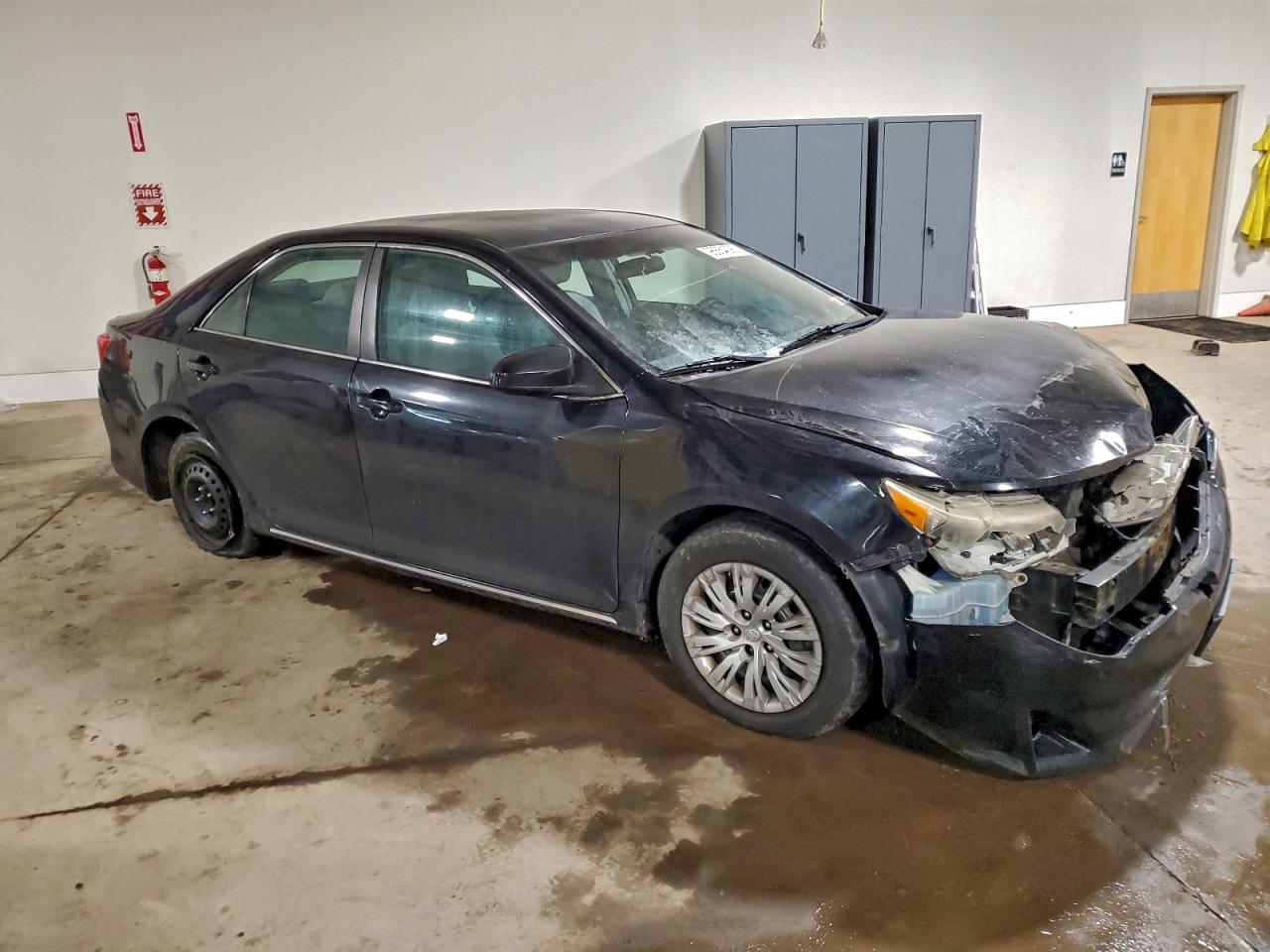 2013 TOYOTA CAMRY LE photo 4