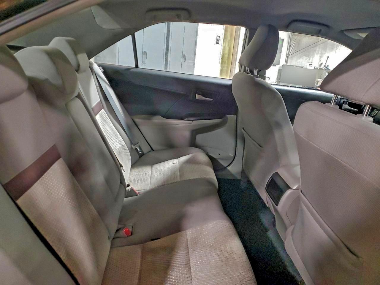 2013 TOYOTA CAMRY LE photo 10