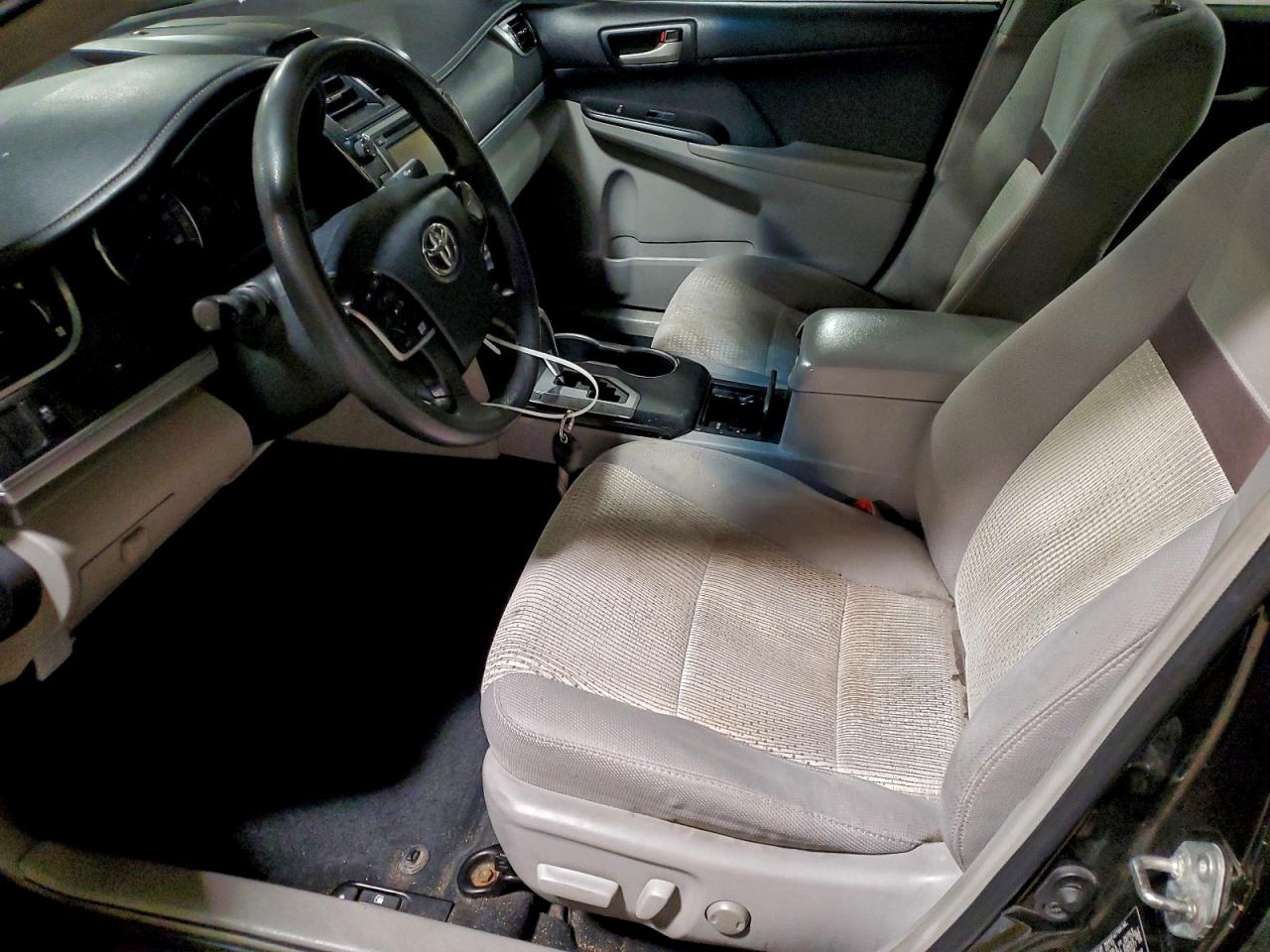 2013 TOYOTA CAMRY LE photo 7