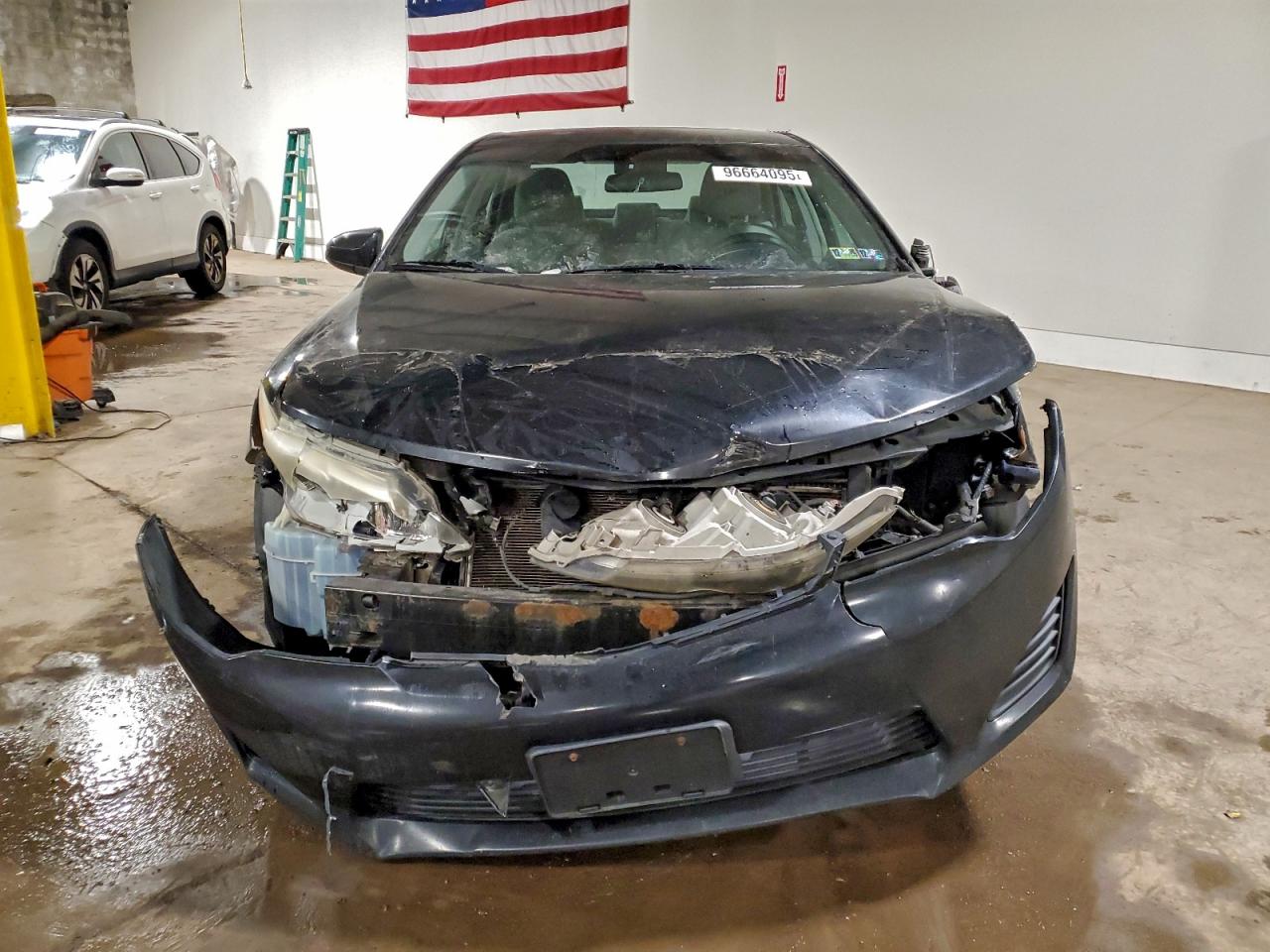 2013 TOYOTA CAMRY LE photo 5