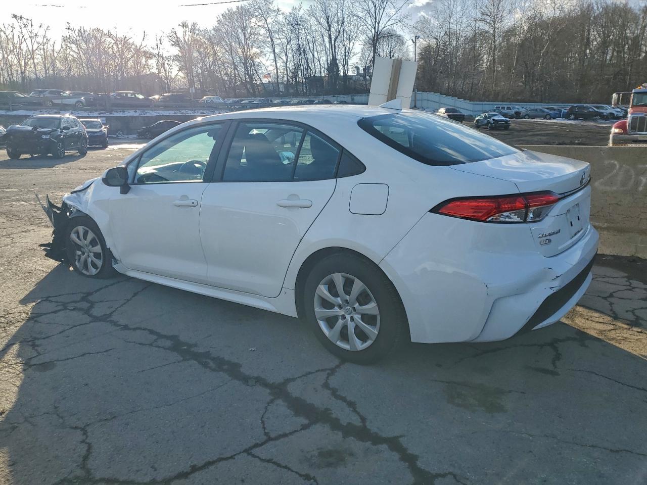 2020 TOYOTA COROLLA LE photo 2