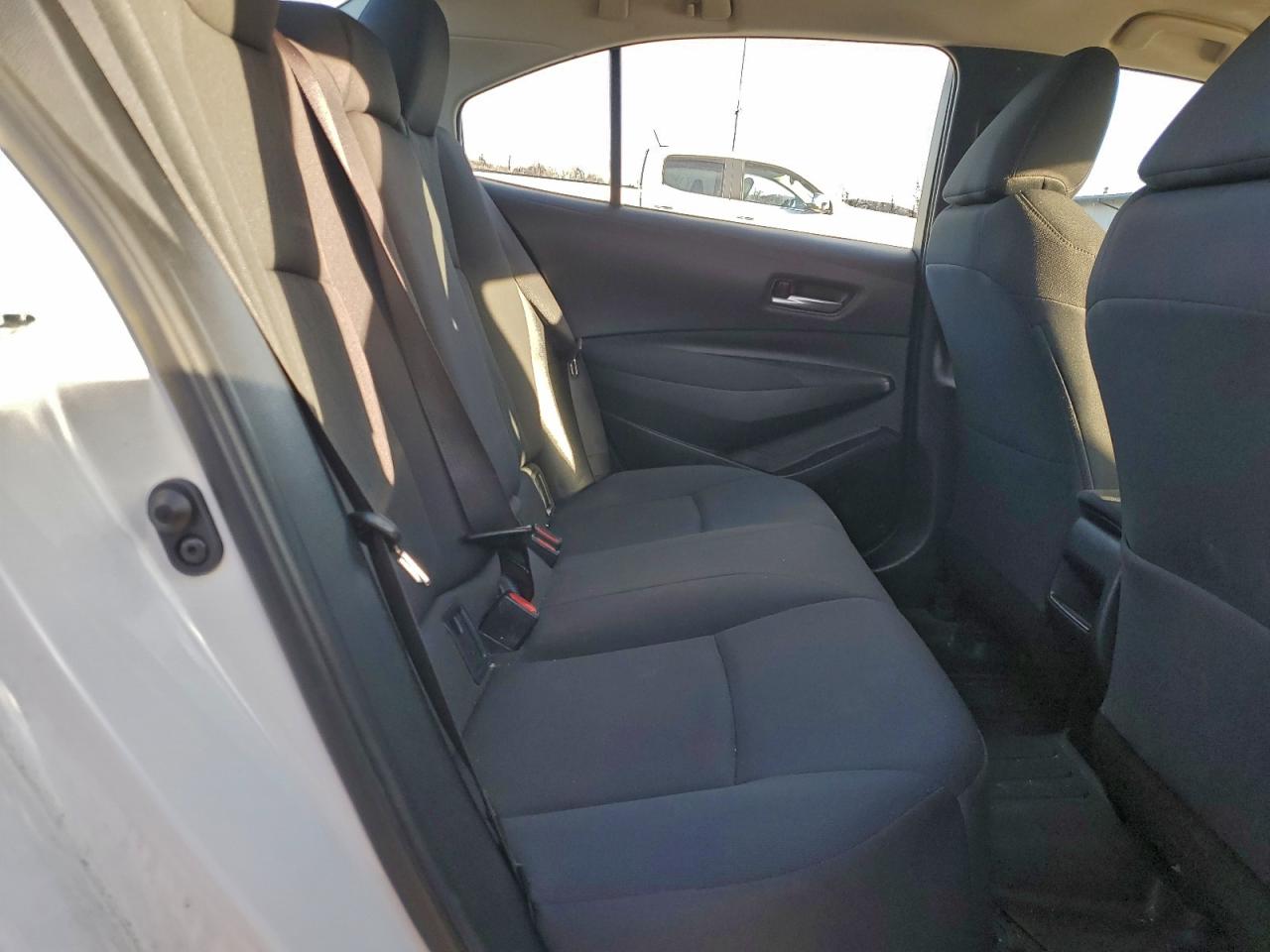 2020 TOYOTA COROLLA LE photo 10
