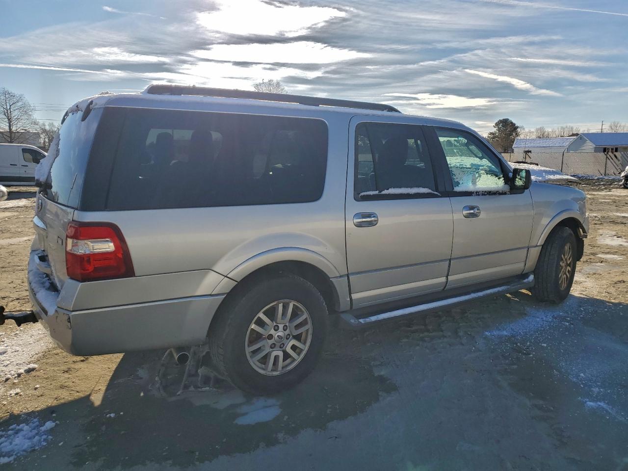 2011 FORD EXPEDITION EL XLT photo 3