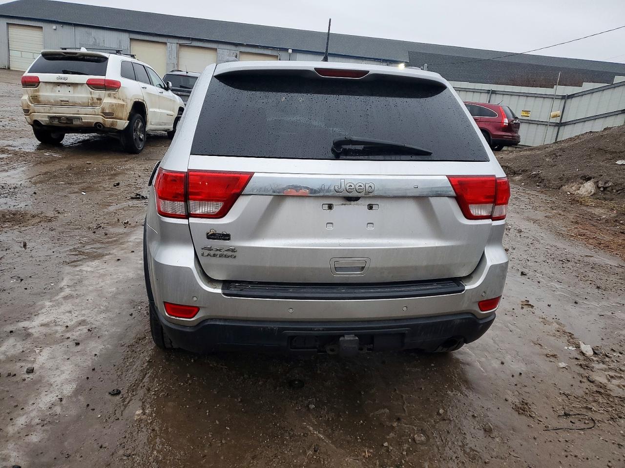 2011 JEEP GRAND CHEROKEE LAREDO photo 6