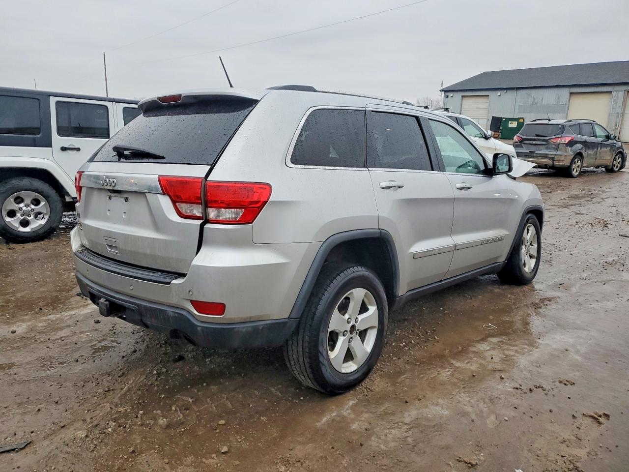 2011 JEEP GRAND CHEROKEE LAREDO photo 3