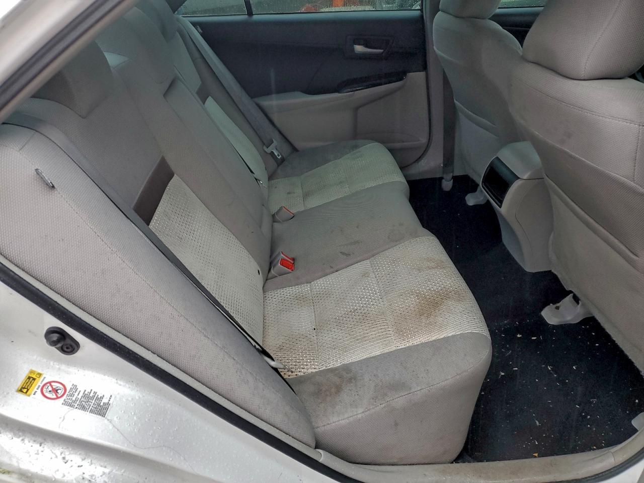2014 TOYOTA CAMRY L photo 10