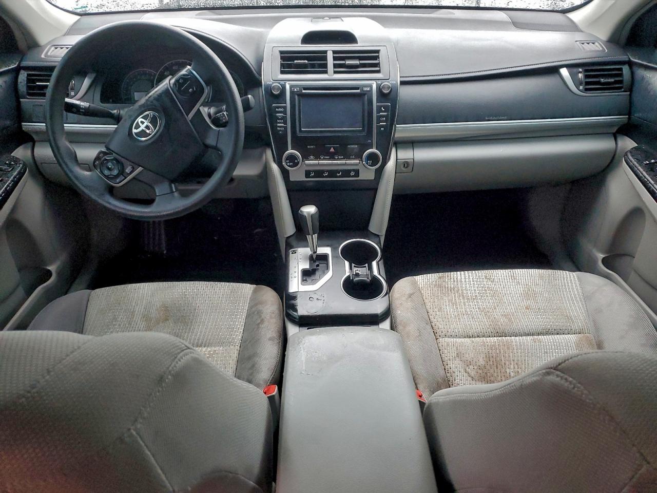 2014 TOYOTA CAMRY L photo 8