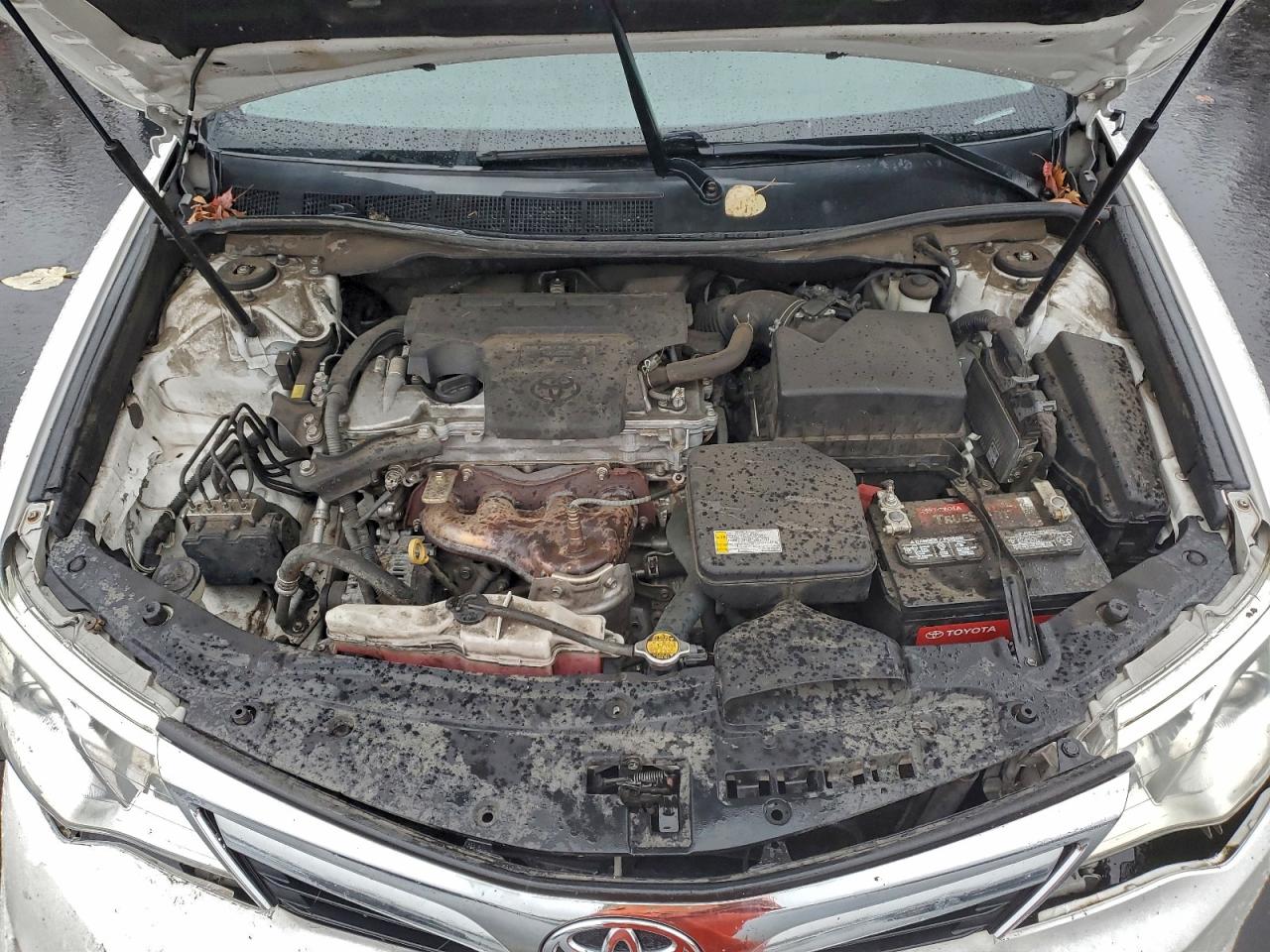 2014 TOYOTA CAMRY L photo 11