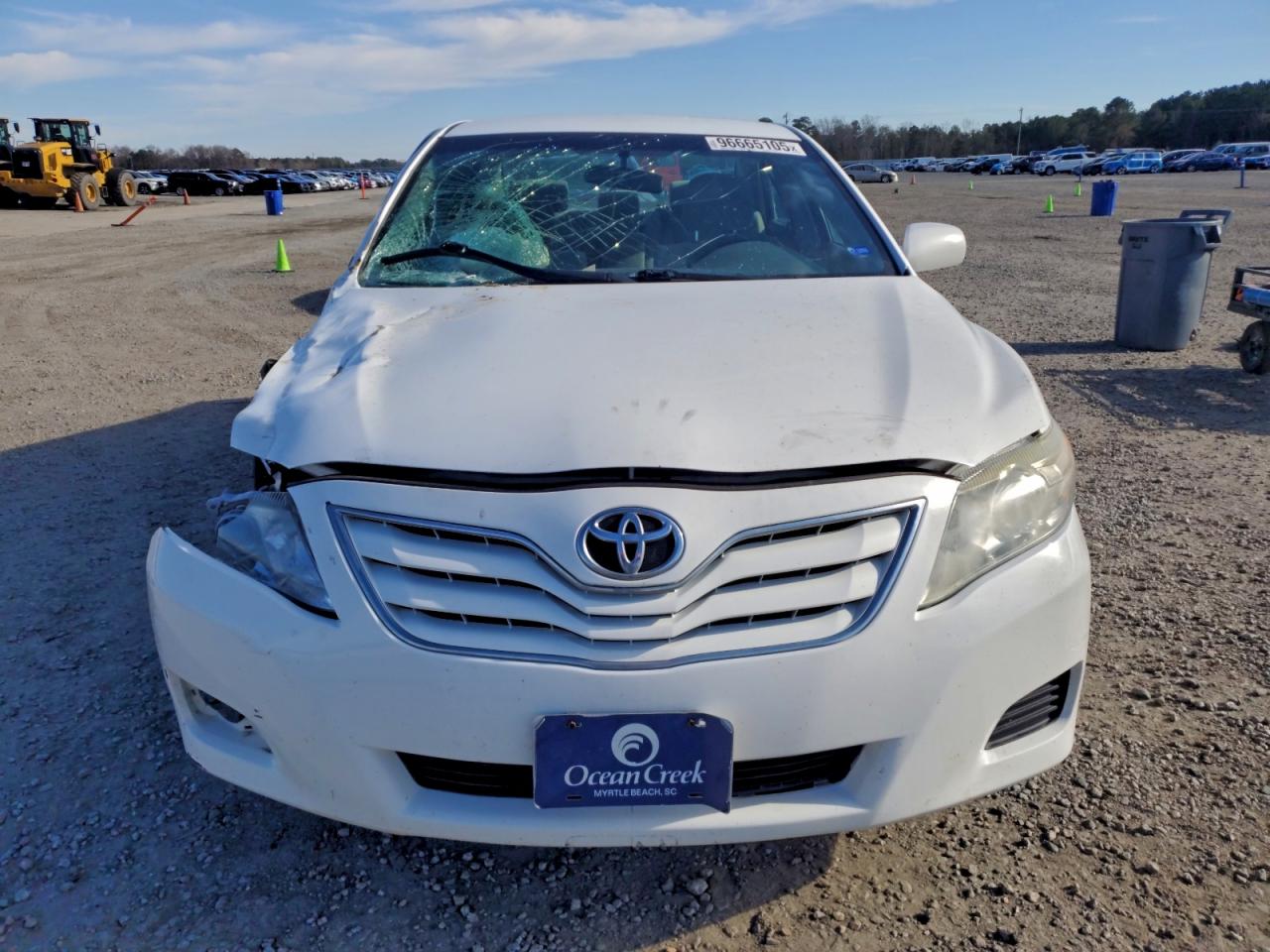 2011 TOYOTA CAMRY BASE photo 5