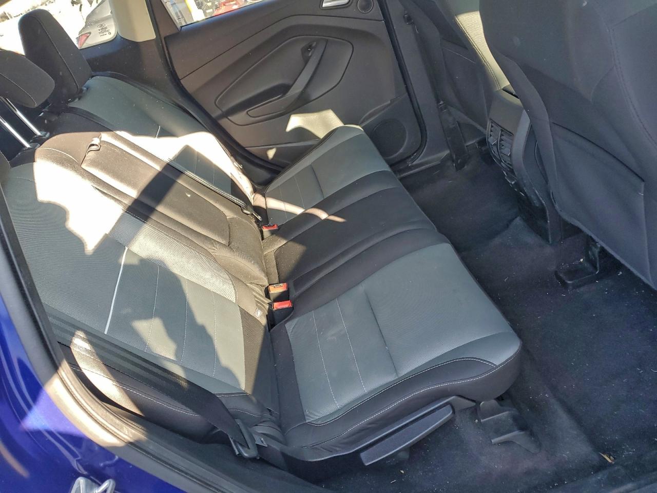 2015 FORD ESCAPE SE photo 11