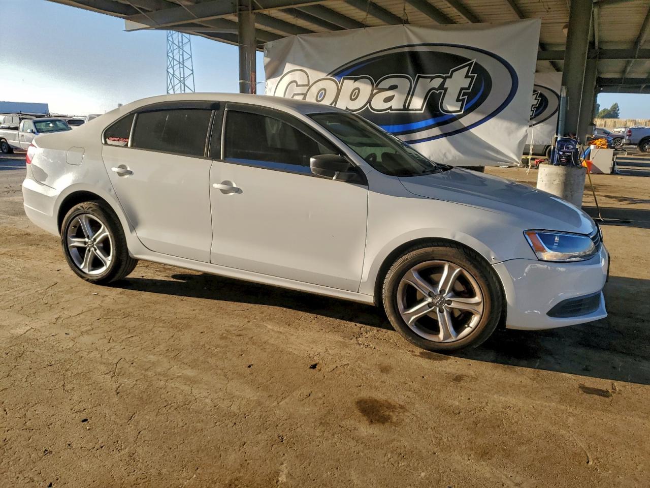 2011 VOLKSWAGEN JETTA BASE photo 4