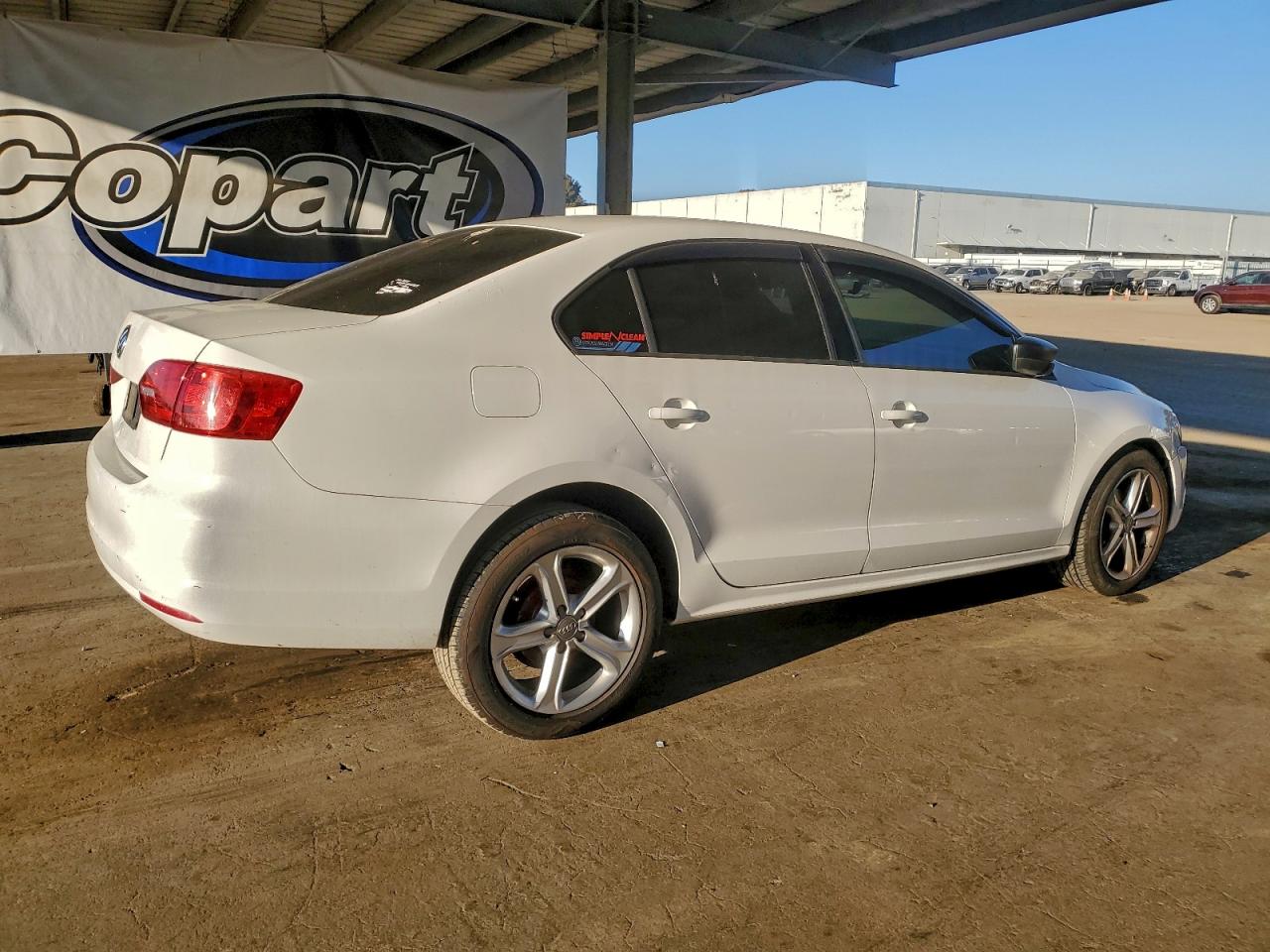 2011 VOLKSWAGEN JETTA BASE photo 3