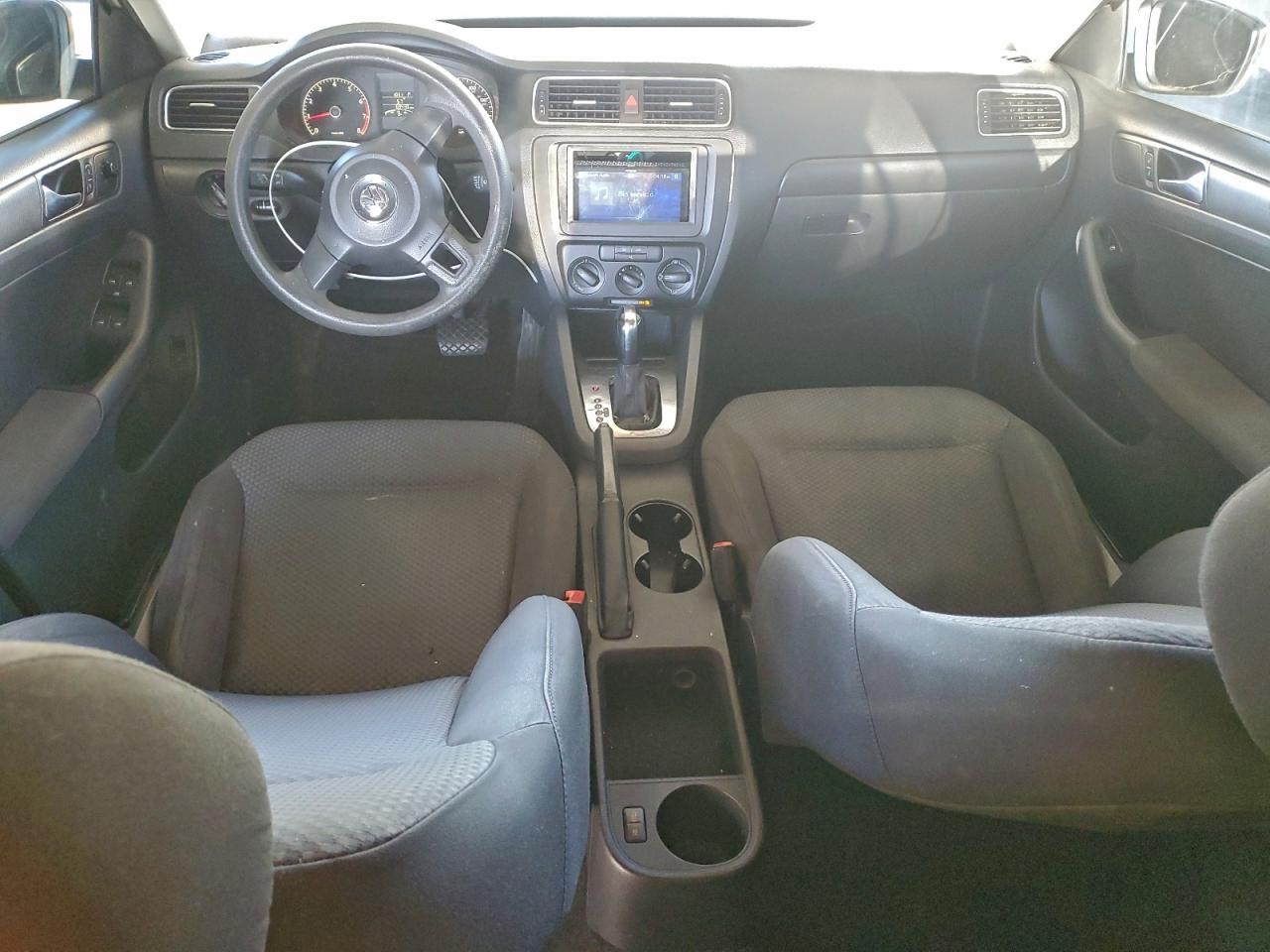 2011 VOLKSWAGEN JETTA BASE photo 8