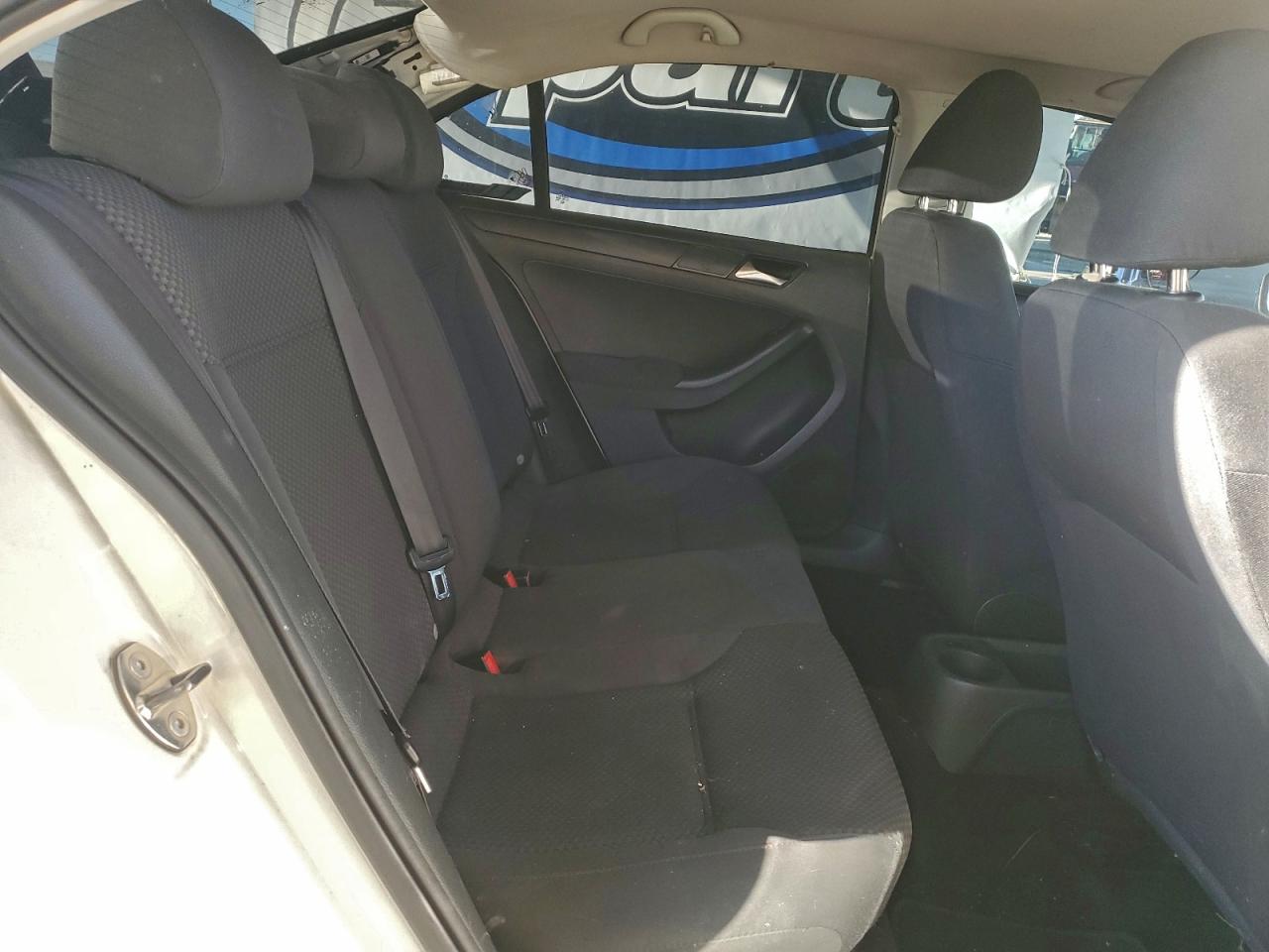 2011 VOLKSWAGEN JETTA BASE photo 10