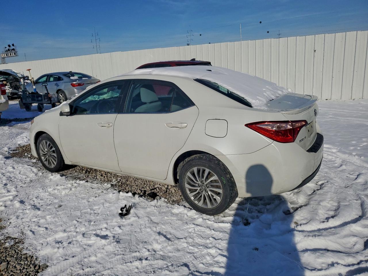 2017 TOYOTA COROLLA LE ECO photo 2