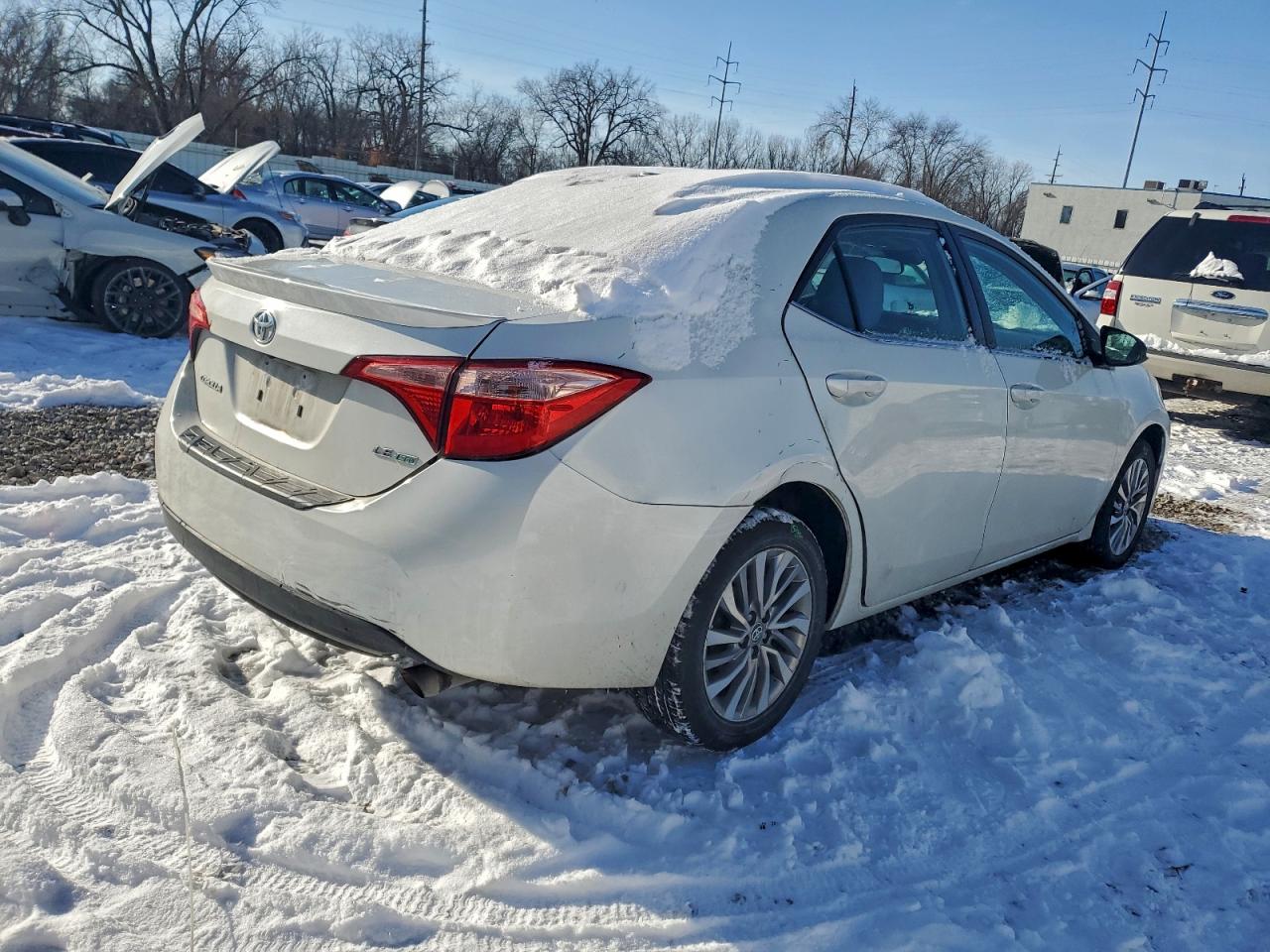 2017 TOYOTA COROLLA LE ECO photo 3