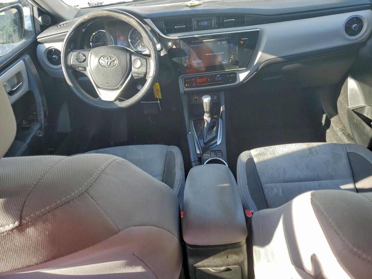 2017 TOYOTA COROLLA LE ECO photo 8